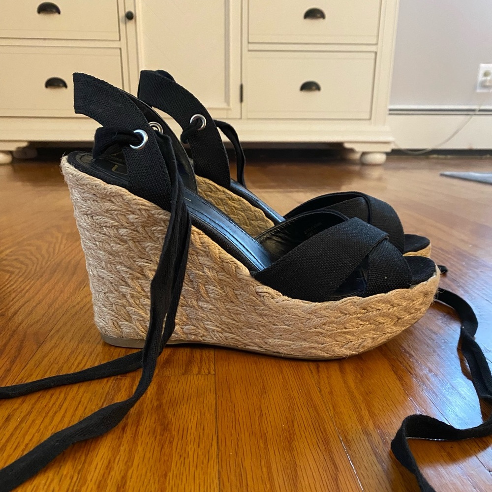 Black Wedges with long straps 👠